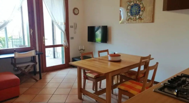 IseoLakeRental - Appartamento Chiara, Buchen Sie Ferienwohnung Hotels in Iseosee mit Parkplatz, Parkplätze