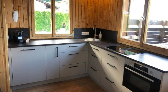 Wooden Holiday Home in Pill With Terrace, Rezerwuj Hotel Hotele w Tyrol z parkingiem, Parking