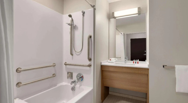 Двухместный номер Standard Microtel Inn & Suites by Wyndham Gambrills