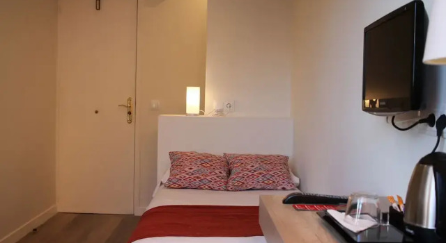 Одноместный номер Classic с балконом Hostal Jakiton