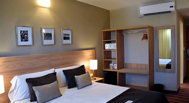 Люкс Standard Hotel Tower Inn & Suites