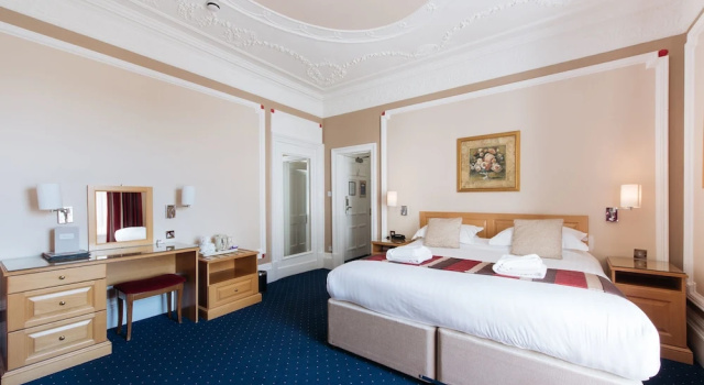 Superior triplă club cameră cu vedere la grădină The Palace Hotel & Spa