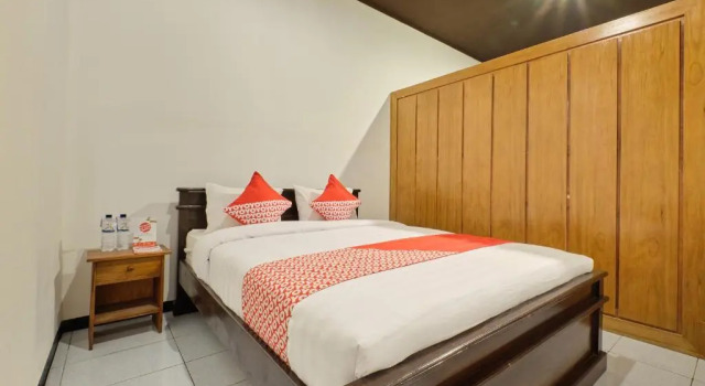 Suite Deluxe RedDoorz at Mayang Garini 2 Borobudur