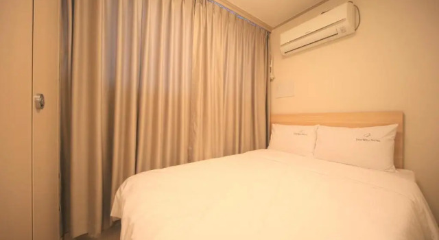 Двухместный номер Economy Staywell Hotel