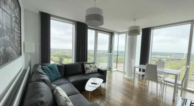 City Centre 2 Bedroom 2 Bathroom Apartment with Free Parking, Super-Fast Wifi and Smart TV with SkyTV, Varaa Huoneisto Asunnot kohteessa Merseyside, Huoneisto