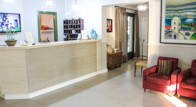 Albaruja Hotel