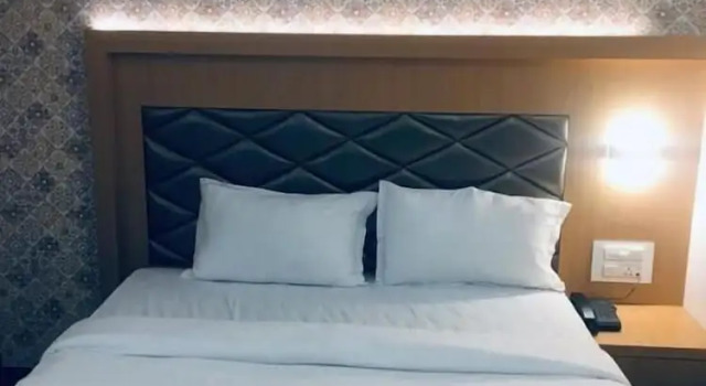 Номер Standard Glitz Hotels AR Residency