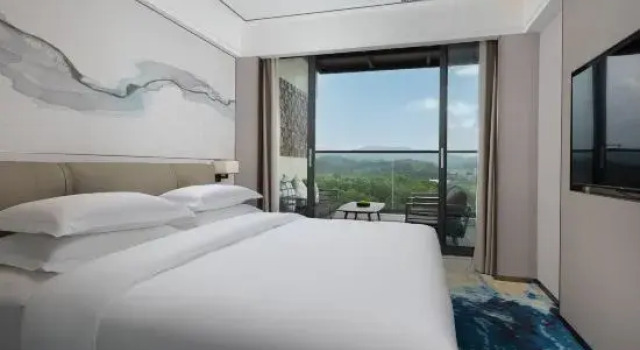 Люкс Executive Yunfu Yunan Fengyue Holiday hotel