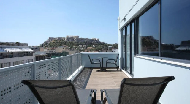 Двухместный номер Deluxe с балконом и с видом на город Athens21