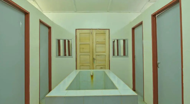 Кровать в общем номере (женский номер) Hotel O Bari Indah Beach Resort