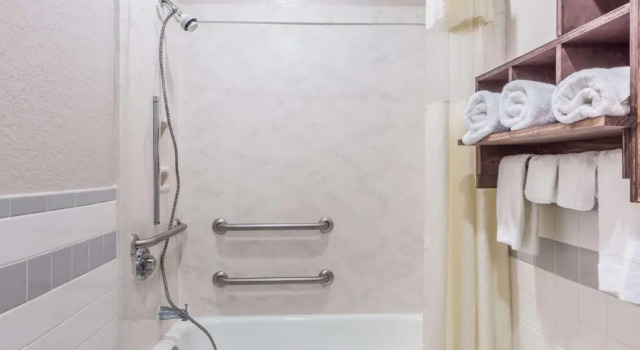 Номер Standard Days Inn by Wyndham Dickinson TX