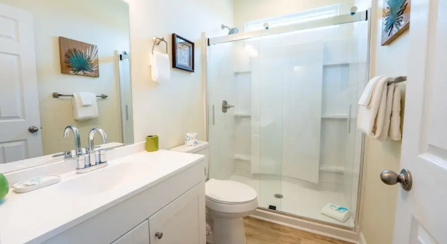 Коттедж Sea View Cottage - 110 Ponce De Leon 3 Bedroom Home by RedAwning