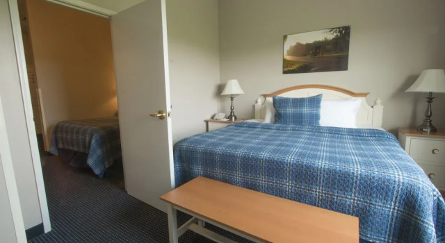 Люкс Royal Blue Gate Garden Inn