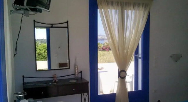 Vigles, Reserva ahora Hotel Adamas 