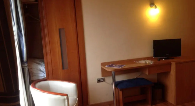 Standard triplă cameră cu balcon Hotel Rusadir