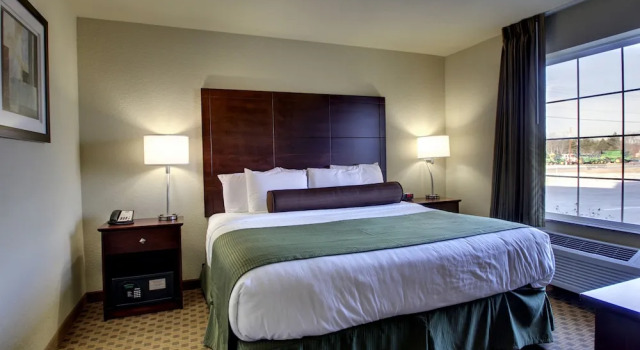 Двухместный семейный люкс Cobblestone Inn & Suites - Rugby
