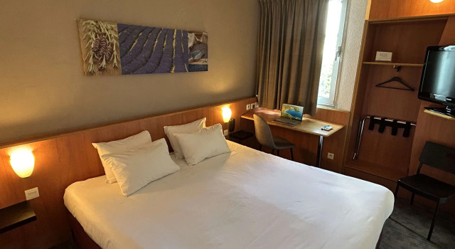 Двухместный номер Standard Kyriad Martigues Sud