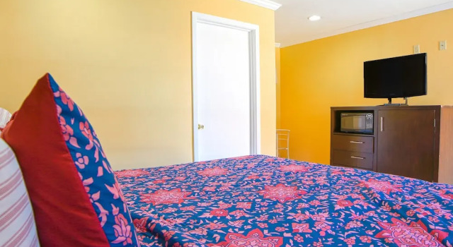 Двухместный номер Standard с балконом Economy Inn By OYO Lockport near Houma