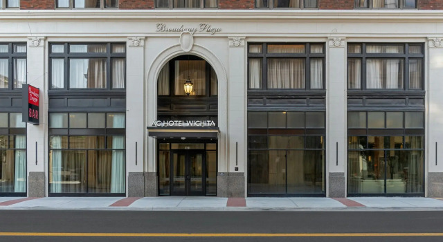 AC Hotel Wichita Downtown, Buchen Sie Hotel Business-Hotels in Wichita, 4* 5*