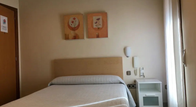 Двухместный номер Standard с балконом Hostal Cervantes