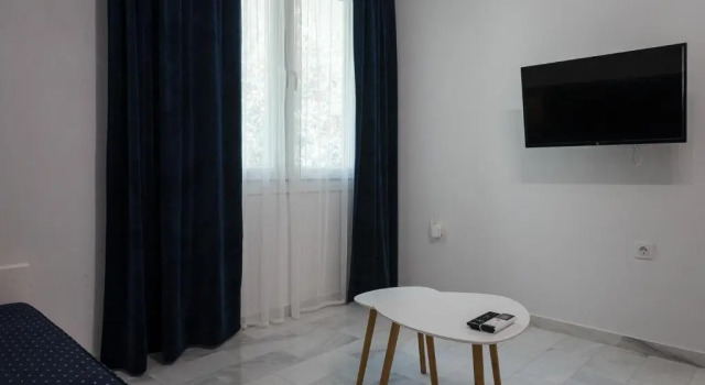 AZ modern studio, Book Hotel Volos 