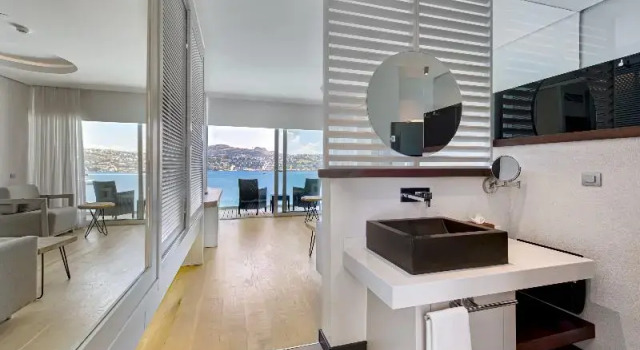 Двухместный номер Deluxe с балконом Cape Bodrum Luxury Hotel & Beach