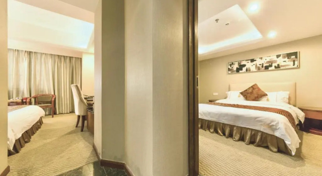 Двухместный семейный номер Standard Jinguan Holiday Hotel