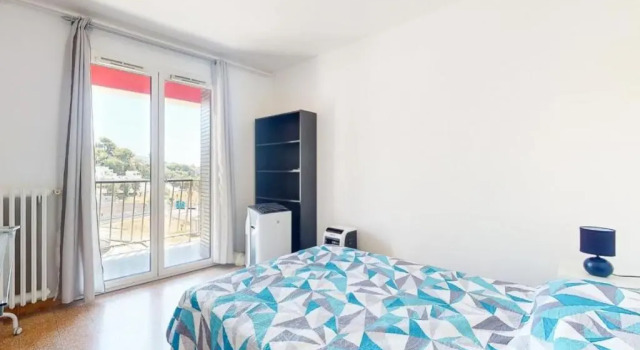 Номер Deluxe NEW CHEAP PRIVATE ROOM, KITCHEN , OVERWIEUW sea,TRAM on spot, 12 minutes from nice train station with tram , beach in 17 min tram , CHAMBRE PRIVÉE pas cher, cuisine équipée , tram sur place, APERÇU mer, 12 min de la gare de Nice avec le tram, 17 min plage