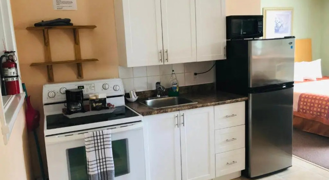 Студия Perth Plaza Inn & Suites
