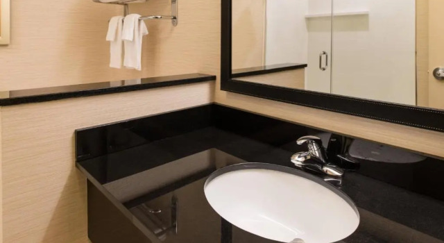 Люкс Fairfield Inn & Suites by Marriott Utica