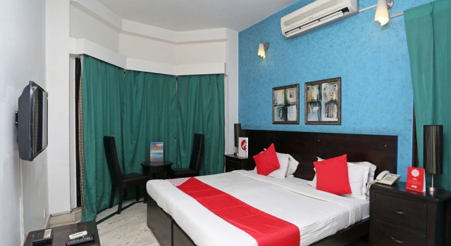 Люкс OYO 15401 Hotel Surana palace