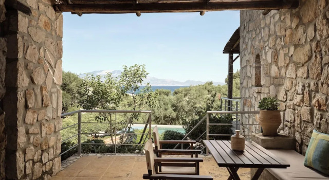 Семейный коттедж c 1 комнатой с балконом и с частичным видом на море Strofilia Stone Residences