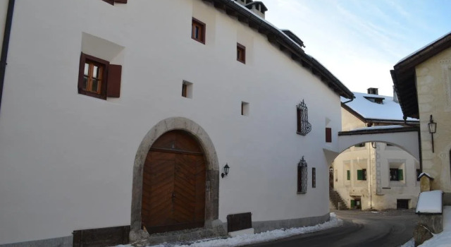 Chesa Michel, Book Hotel  