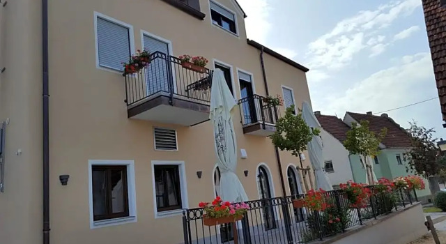 Amalfi Buttenwiesen, Забронировать Отель Вертинген Bavarian Swabia