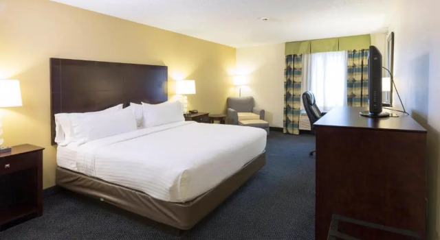Номер Standard Holiday Inn Express Hotel & Suites-Saint Joseph by IHG