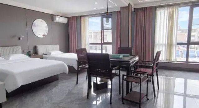 Кровать в общем номере Hotels for Friends