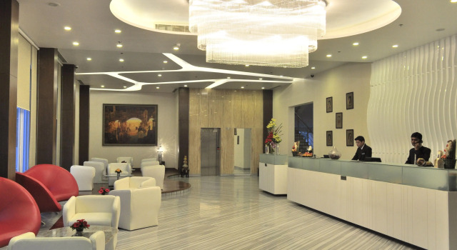 The Grand JBR Hotel, Забронировать Отель Отели Гомти Нагара с парковкой, Парковка