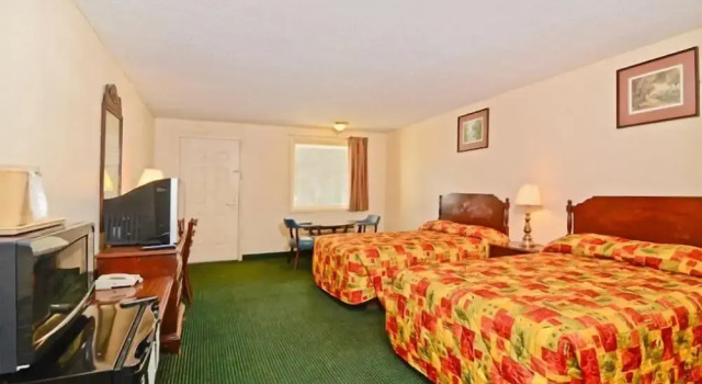 Четырёхместный номер Standard Motel 6 Sandersville, GA