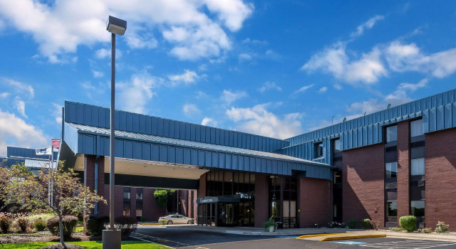 Comfort Inn Canton - Hall of Fame Hotel, Book Hotel Canton Ohio