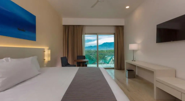 Номер Standard с видом на горы Отель Krystal Puerto Vallarta