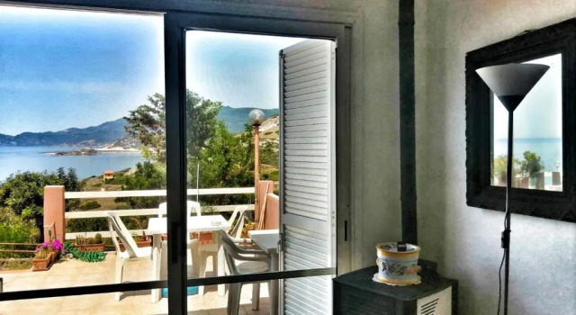 Апартаменты Appartamento vista mare con terrazza Bosa Turas