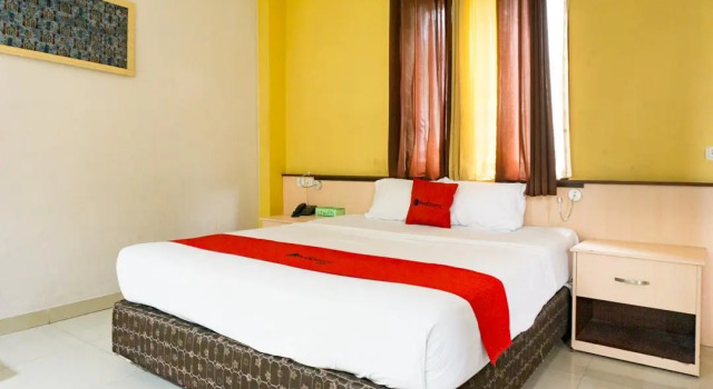 Люкс RedDoorz near Pelabuhan Jayapura