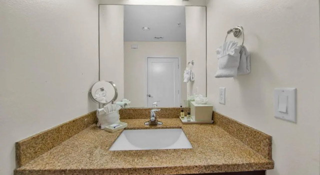 Двухместный номер Deluxe Peninsula Island Resort & Spa - Beachfront Property at South Padre Island