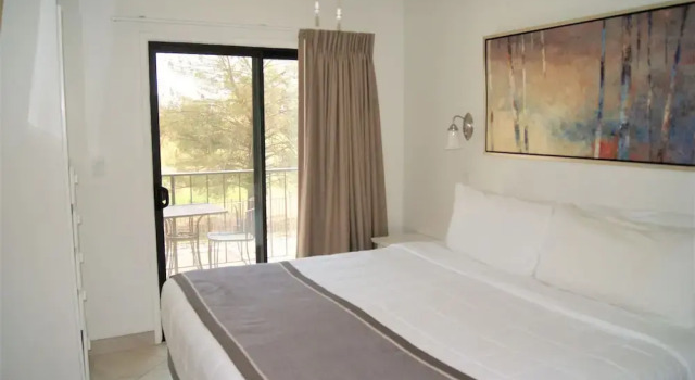 Апартаменты 232 Fully Furnished 1BR Suite-Prime Location! by RedAwning