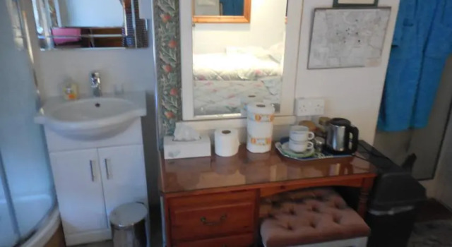 The Tulip Tree Guest House, Забронировать Гостевой дом Уилмслоу Чешир
