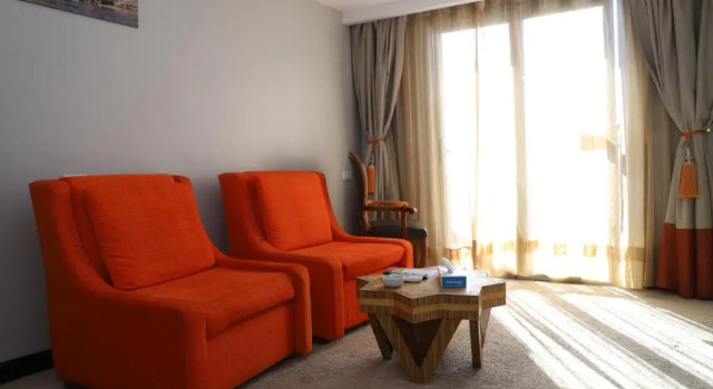 Полулюкс Отель Aswan Plaza Corniche