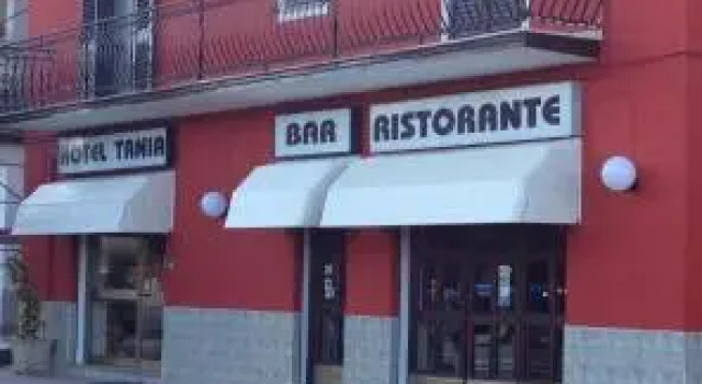 Hotel Tania, Book Hotel Hoteller i Corigliano Calabro med måltider, Halvpension / Fuldpension