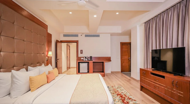 Люкс Classic Regenta Dehradun by Royal Orchid Hotels Limited