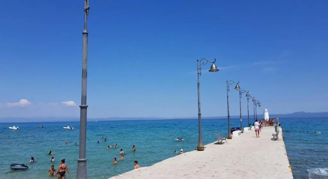 Lovely 2br apartment 30m from the beach
