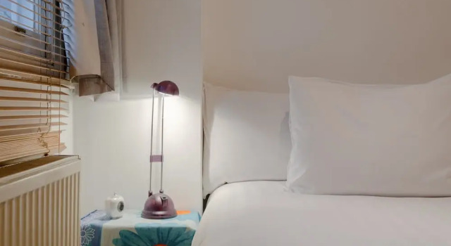2 Bedroom Apartment With Garden in Chelsea, Varaa Huoneisto Asunnot kohteessa Merseyside, Huoneisto